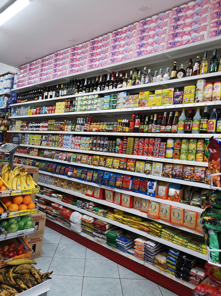 274-10-scaffali-negozio-alimentari-market-ticino-svizzera