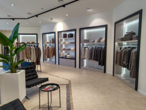 275-10-arredamento-negozio-abbigliamento-fashion-luxury