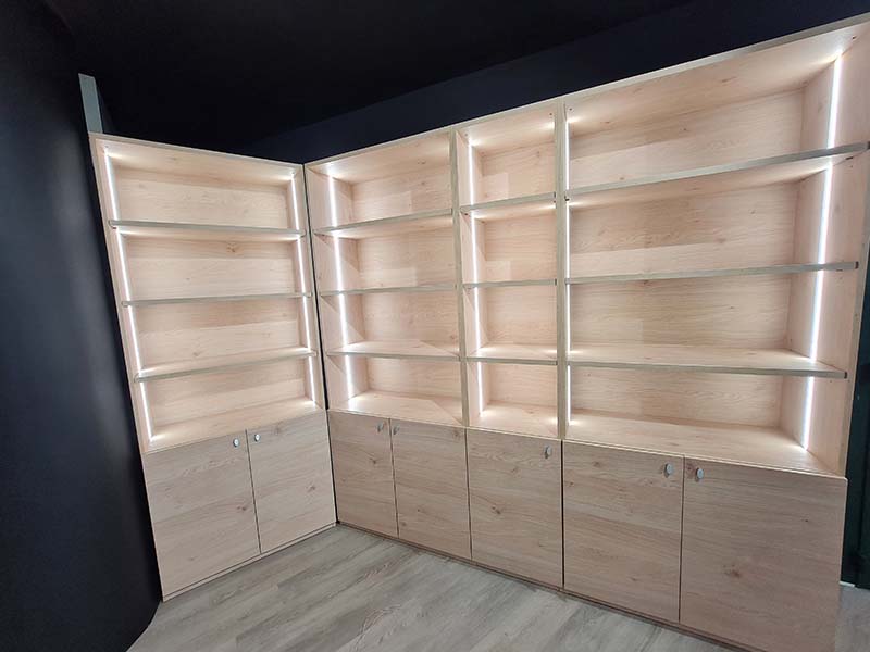 mobile-lux-arredo-negozio-illuminazione-led-canton-ticino-svizzera