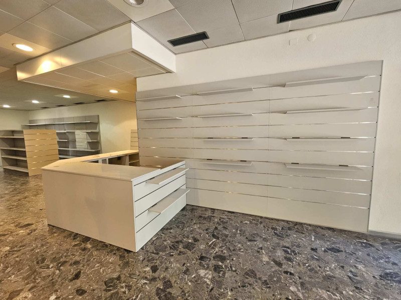 arredamento-negozio-animali(2)